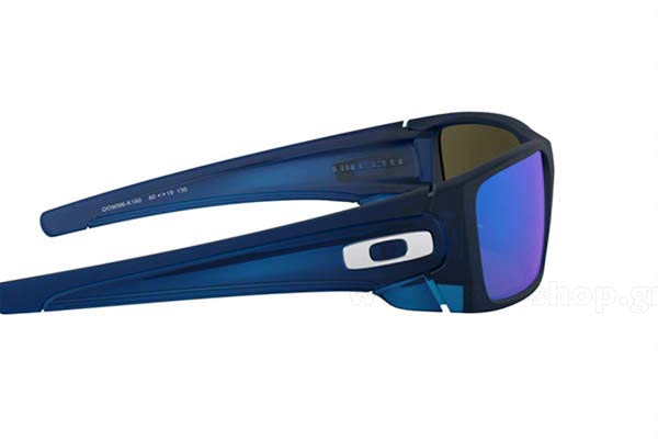 Oakley modello Fuel Cell 9096 di colore K1