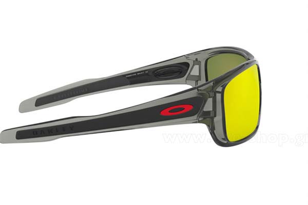 Oakley modello Turbine 9263 di colore 57 prizm ruby polarized