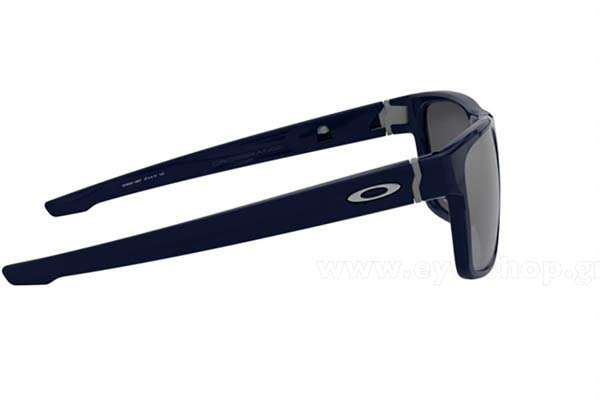 Oakley modello CROSSRANGE 9361 di colore 28