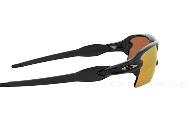 Oakley modello 9188 FLAK 2.0 XL di colore 95