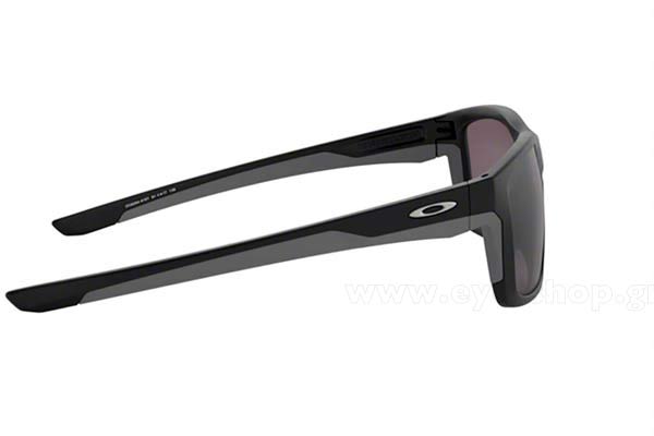 Oakley modello MAINLINK 9264 di colore 41