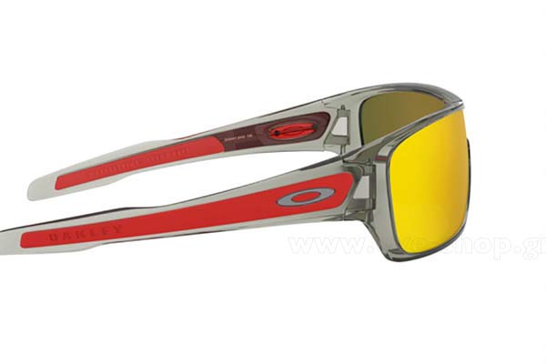Oakley modello Turbine Rotor 9307 di colore 24