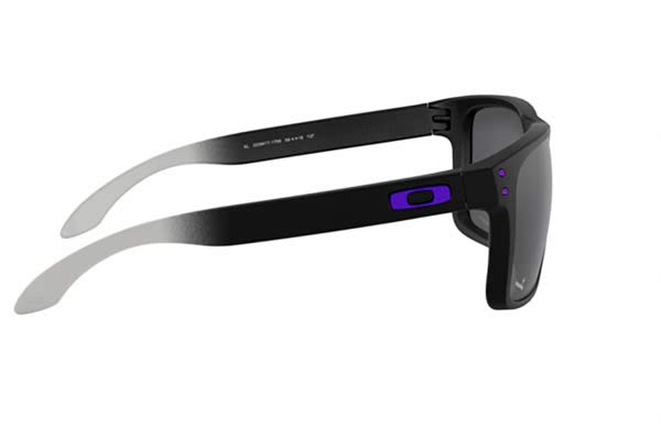 Oakley modello 9417 HOLBROOK XL di colore 17