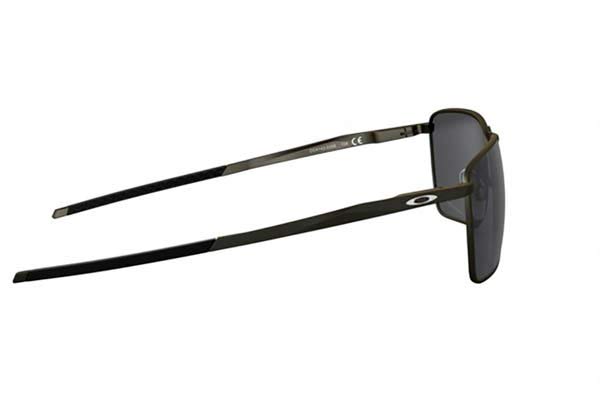 Oakley modello Ejector 4142 di colore 03