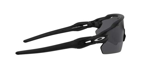 Oakley modello RADAR EV PITCH 9211 di colore 21