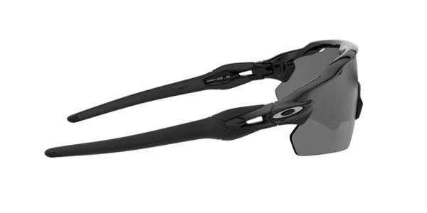 Oakley modello RADAR EV PITCH 9211 di colore 22