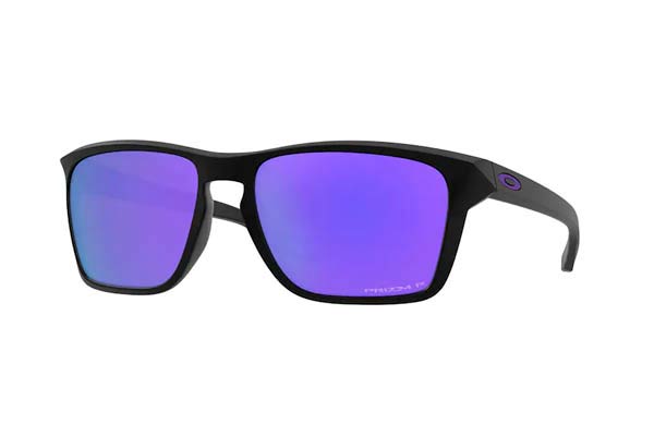 Oakley modello SYLAS 9448 di colore 13