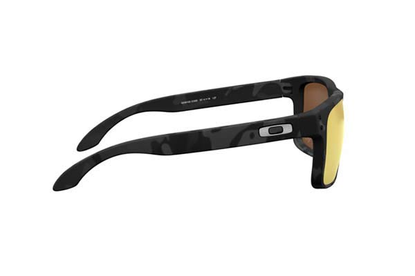 Oakley modello Holbrook 9102 di colore O3