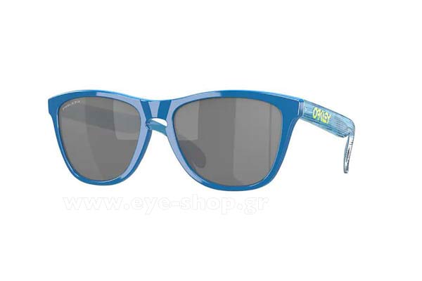  Zac Efron con occhiali da sole Oakley frogskins 9013