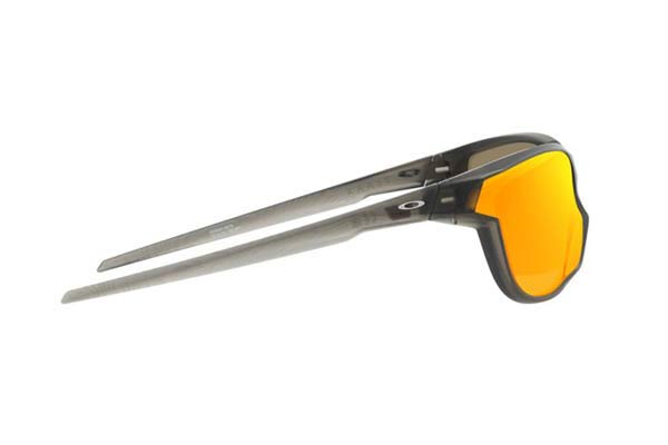 Oakley modello 9227 KAAST di colore 922703