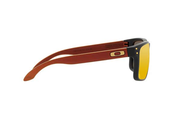 Oakley modello HOLBROOK 9102 di colore W4