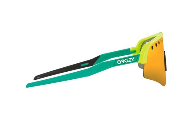 Oakley modello 9465 SUTRO LITE SWEEP di colore 06