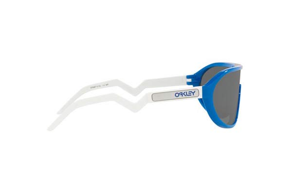 Oakley modello 9467 CMDN di colore 946707