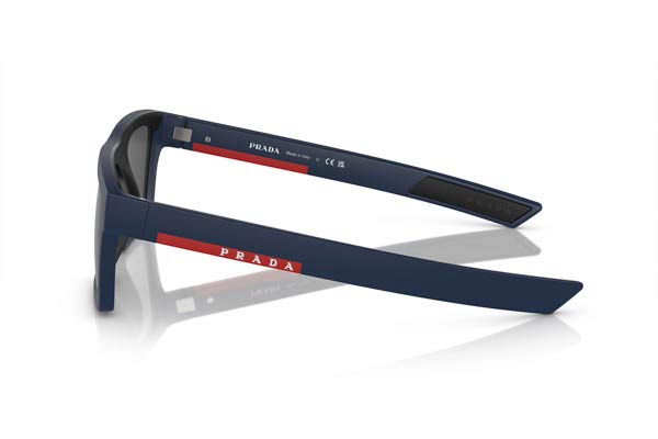 Prada Linea Rossa modello 02ZSU di colore MAG06F