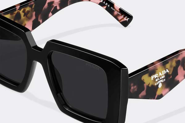 Prada modello 23YS di colore 1AB5S0