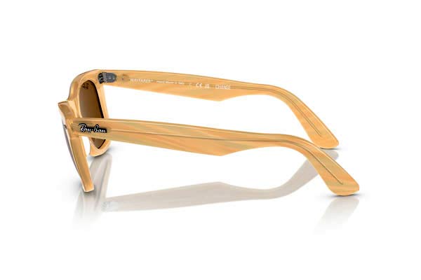 Rayban modello 2140 WAYFARER di colore 140833 Change