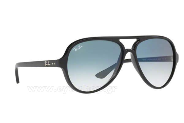  Katie Price porta occhiali da sole RayBan 4125 CATS 5000