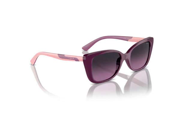 Vogue Junior modello 2022 di colore 31304Q
