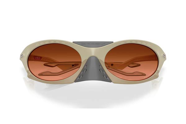 OAKLEY 9437 PLANTARIS Occhiali da Sole 