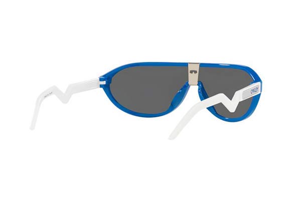 OAKLEY 9467 CMDN Occhiali da Sole 
